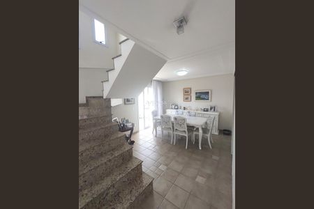 15_photo/94dce5bf81.7a69ff73eb43ff8d-ATLAS-7a3b5e7a-a4f8-48dd-844c-ce8e95539469.jpg de casa à venda com 3 quartos, 185m² em Bacacheri, Curitiba