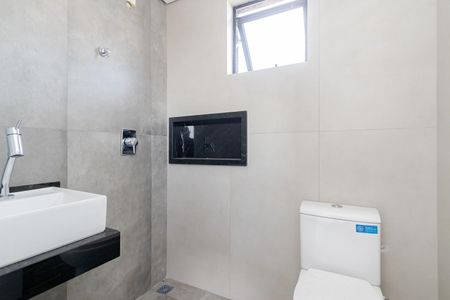 2_photo/94dce5bf85.8f3f2a47dd94676f-ATLAS-de9cbf93-1253-4cfe-a31a-c0b3602a6794.jpg de casa à venda com 3 quartos, 181m² em Bacacheri, Curitiba