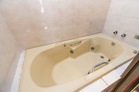 10_photo/94dce5c047.e98ed2530eefd725-ATLAS-da7156fc-1d43-4cac-8a45-badf68f49c5d.jpg de casa à venda com 4 quartos, 153m² em Bacacheri, Curitiba