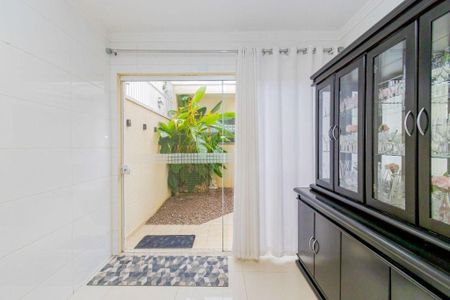 8_photo/94dce5c071.09e8f0e701892df6-ATLAS-8bdf6944-4baa-4c5c-8e1d-6e856c30fef8.jpg de casa à venda com 3 quartos, 267m² em Bacacheri, Curitiba