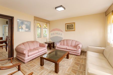 3_photo/94dce5c09b.8e927f3430f5a69c-ATLAS-10c840fb-88a3-409f-8c27-4e01784f823a.jpg de casa à venda com 3 quartos, 230m² em Bacacheri, Curitiba