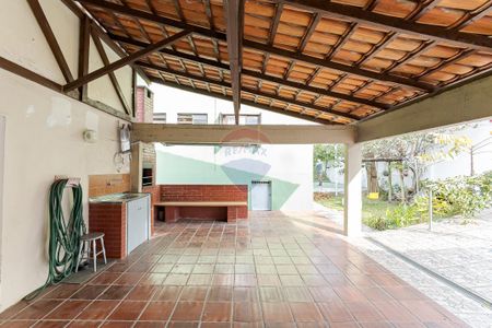 32_photo/94dce5c09b.8e927f3430f5a69c-ATLAS-70de438e-50d7-4e49-bd70-8e7e41ba61a9.jpg de casa à venda com 3 quartos, 230m² em Bacacheri, Curitiba