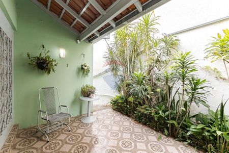 2_photo/94dce5c09b.8e927f3430f5a69c-ATLAS-e358780d-54ff-4038-b7a3-4c40304eadce.jpg de casa à venda com 3 quartos, 230m² em Bacacheri, Curitiba