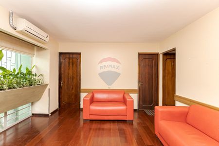 11_photo/94dce5c09b.8e927f3430f5a69c-ATLAS-fa4b1867-f473-4cfa-891b-2fa1eae4d3f2.jpg de casa à venda com 3 quartos, 230m² em Bacacheri, Curitiba