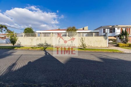 8_photo/94dce5c0cb.f1ebba836060b494-ATLAS-1fdcae14-a671-48ff-8d87-5ca0052308b6.jpg de casa à venda com 4 quartos, 212m² em Bacacheri, Curitiba