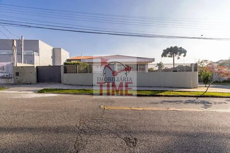 36_photo/94dce5c0cb.f1ebba836060b494-ATLAS-e4515f00-c48f-4e1a-a29e-d99eefb8eaa9.jpg de casa à venda com 4 quartos, 212m² em Bacacheri, Curitiba