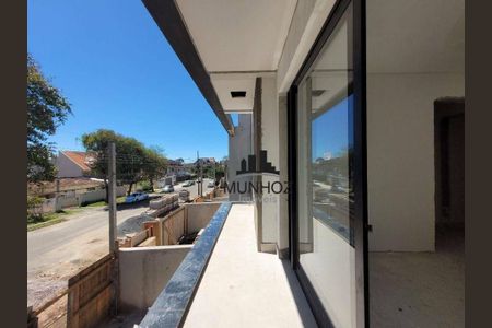 2_photo/94dce5c0d7.e193ceb2ff8276c3-ATLAS-0f4b608c-2427-41df-a9de-c50ec886b902.jpg de casa à venda com 3 quartos, 150m² em Bacacheri, Curitiba