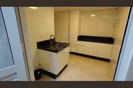 44_photo/94dce5c0ed.203ffe32249db6fb-ATLAS-240d25ca-3bf9-4361-9ec1-aa0a4b94dde2.jpg de casa à venda com 4 quartos, 450m² em Bacacheri, Curitiba