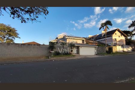 29_photo/94dce5c0ed.203ffe32249db6fb-ATLAS-ebbe71f1-d52d-49d2-9989-e373b8e7bddd.jpg de casa à venda com 4 quartos, 450m² em Bacacheri, Curitiba