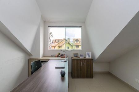 2_photo/94dce5c15f.b5da8a9e89e1b846-ATLAS-5c07441f-ab7b-401b-85d3-0c732a07e6ed.jpg de casa à venda com 3 quartos, 260m² em Bacacheri, Curitiba