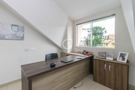 3_photo/94dce5c15f.b5da8a9e89e1b846-ATLAS-6f4c67c2-b6b9-44c1-a8de-e893d089c61e.jpg de casa à venda com 3 quartos, 260m² em Bacacheri, Curitiba