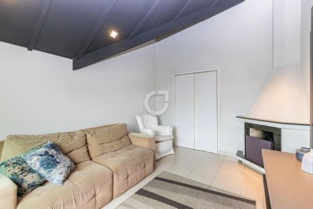 3_photo/94dce5c15f.b5da8a9e89e1b846-ATLAS-791b9f30-74fa-4df7-96e3-53215fbca62f.jpg de casa à venda com 3 quartos, 260m² em Bacacheri, Curitiba