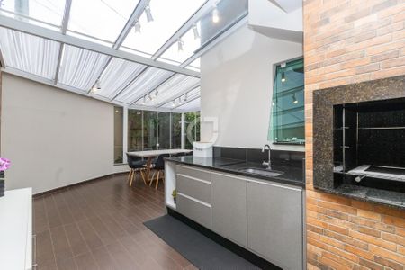 9_photo/94dce5c15f.b5da8a9e89e1b846-ATLAS-a42bc362-28f5-42cb-8bfc-9dc30c25d8ed.jpg de casa à venda com 3 quartos, 260m² em Bacacheri, Curitiba