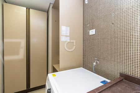 8_photo/94dce5c15f.b5da8a9e89e1b846-ATLAS-a70d5b0c-b8e2-478c-9f82-67d7213b4b37.jpg de casa à venda com 3 quartos, 260m² em Bacacheri, Curitiba