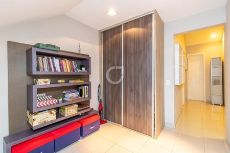 5_photo/94dce5c15f.b5da8a9e89e1b846-ATLAS-adb0bb88-1893-4aee-a83f-9e5ed44df09d.jpg de casa à venda com 3 quartos, 260m² em Bacacheri, Curitiba