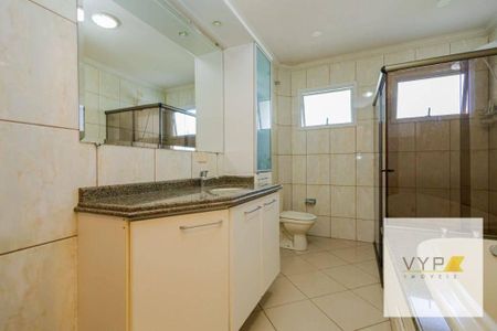 3_photo/94dce5c179.2121f4c72a2ba616-ATLAS-b52db774-eaa0-4ae0-82e8-6929b56121cc.jpg de casa à venda com 4 quartos, 345m² em Bacacheri, Curitiba