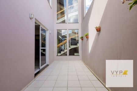 4_photo/94dce5c179.2121f4c72a2ba616-ATLAS-b9154a01-8d28-4ea1-bd8b-99baf84a80a7.jpg de casa à venda com 4 quartos, 345m² em Bacacheri, Curitiba