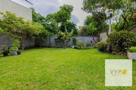 5_photo/94dce5c179.2121f4c72a2ba616-ATLAS-e66e8aa9-167a-4337-85ea-bda0740a5f77.jpg de casa à venda com 4 quartos, 345m² em Bacacheri, Curitiba