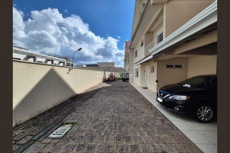 2_photo/94dce5c19d.e9a0370e41ffee45-ATLAS-07f5b1a4-bb3c-4784-8d51-3afdcbcb8a05.jpg de casa à venda com 3 quartos, 170m² em Bacacheri, Curitiba