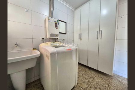 3_photo/94dce5c19d.e9a0370e41ffee45-ATLAS-1bd3a242-2c8c-4e4a-b06c-6d12ec4c1d7c.jpg de casa à venda com 3 quartos, 170m² em Bacacheri, Curitiba