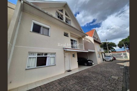 4_photo/94dce5c19d.e9a0370e41ffee45-ATLAS-345a2021-b045-41fd-a3c6-62d61763b450.jpg de casa à venda com 3 quartos, 170m² em Bacacheri, Curitiba