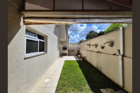 9_photo/94dce5c19d.e9a0370e41ffee45-ATLAS-3b0c9276-07a2-4595-a17d-64f5164bdd90.jpg de casa à venda com 3 quartos, 170m² em Bacacheri, Curitiba