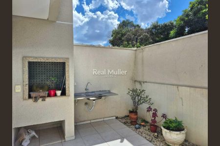 6_photo/94dce5c19d.e9a0370e41ffee45-ATLAS-3d302ca8-5e16-4c7f-8ef3-333fb2127d82.jpg de casa à venda com 3 quartos, 170m² em Bacacheri, Curitiba