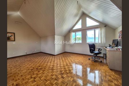 4_photo/94dce5c19d.e9a0370e41ffee45-ATLAS-6fe433ac-e055-4fed-bdff-afb518d147b8.jpg de casa à venda com 3 quartos, 170m² em Bacacheri, Curitiba