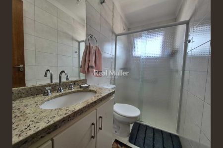 9_photo/94dce5c19d.e9a0370e41ffee45-ATLAS-cc31c744-e110-43a5-8963-21009fd26fb9.jpg de casa à venda com 3 quartos, 170m² em Bacacheri, Curitiba