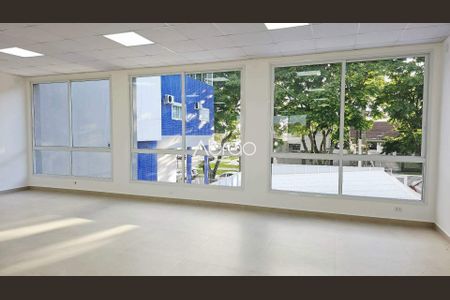 1_photo/94dce5c1e5.ae6c0d4ae2e822c2-ATLAS-e76a7a99-64d6-434c-8422-fa411d30cb0a.jpg de casa para alugar com 1 quarto, 387m² em Bacacheri, Curitiba