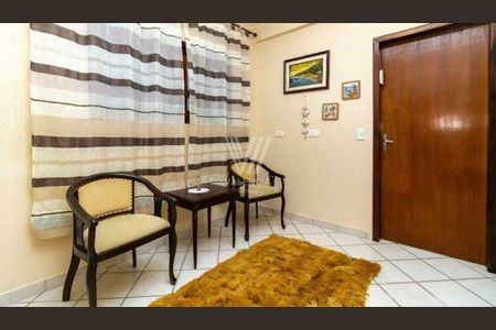 1_photo/94dce5c1f1.eef4d4ed5dafe0c3-ATLAS-147f55ec-4c92-4ca6-a7da-3f74d790ad1e.jpg de casa à venda com 4 quartos, 398m² em Bacacheri, Curitiba