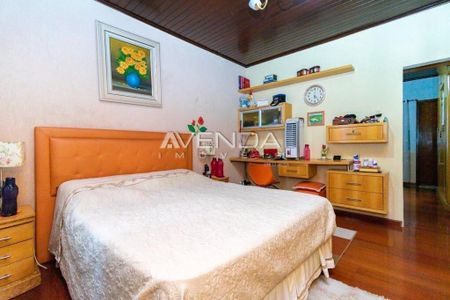 33_photo/94dce5c1f1.eef4d4ed5dafe0c3-ATLAS-aff87221-3bea-422c-9212-182f2b3e8aee.jpg de casa à venda com 4 quartos, 358m² em Bacacheri, Curitiba