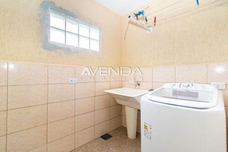 31_photo/94dce5c1f1.eef4d4ed5dafe0c3-ATLAS-f000c392-c4ef-48ce-b4b3-70e6446df3c9.jpg de casa à venda com 4 quartos, 358m² em Bacacheri, Curitiba