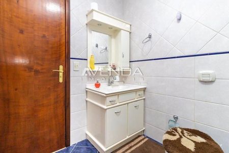 20_photo/94dce5c1f1.eef4d4ed5dafe0c3-ATLAS-fbfb88cf-67ff-495a-9851-cedaab294ca3.jpg de casa à venda com 4 quartos, 358m² em Bacacheri, Curitiba