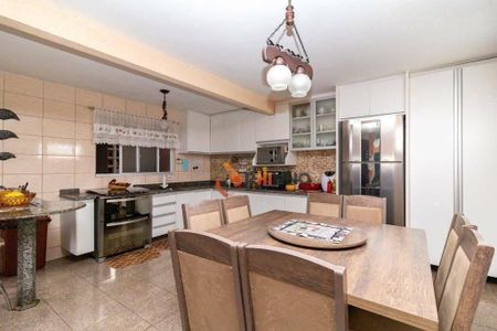 6_photo/94dce5c1fb.10655cb5bd00a8f7-ATLAS-3381c865-e9ff-4384-9e24-86617cdc0548.jpg de casa à venda com 5 quartos, 398m² em Bacacheri, Curitiba