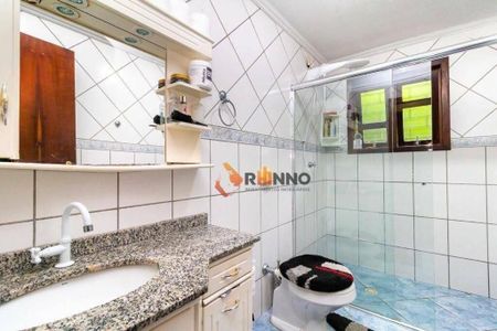 3_photo/94dce5c1fb.10655cb5bd00a8f7-ATLAS-d4cc35c0-bcf6-4ca9-b374-b6f846b6022f.jpg de casa à venda com 5 quartos, 398m² em Bacacheri, Curitiba