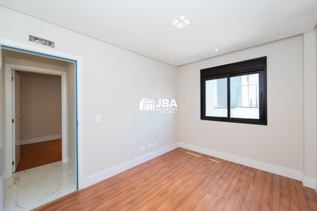 31_photo/94dce5c281.b9011c6352d0a570-ATLAS-4aa50a33-74bd-4e90-8f81-d444273ccc71.jpg de casa para alugar com 3 quartos, 168m² em Bacacheri, Curitiba