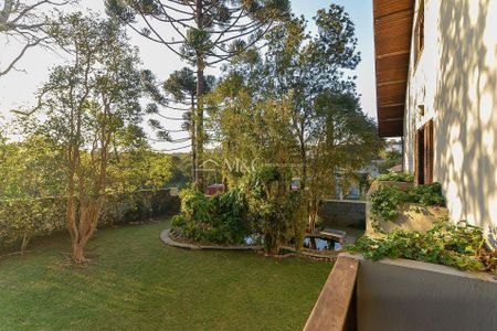 6_photo/94dce5c2cb.b7a28b76476596d7-ATLAS-06dedcbf-e906-4bc8-87c8-a2d03a08b2ee.jpg de casa à venda com 5 quartos, 400m² em Bacacheri, Curitiba