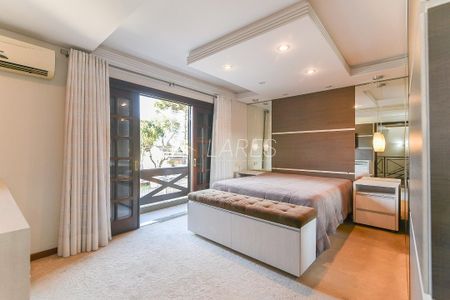 2_photo/94dce5c2cb.b7a28b76476596d7-ATLAS-200d5e8d-d9e2-4819-a1a2-2aad0c740471.jpg de casa à venda com 5 quartos, 400m² em Bacacheri, Curitiba