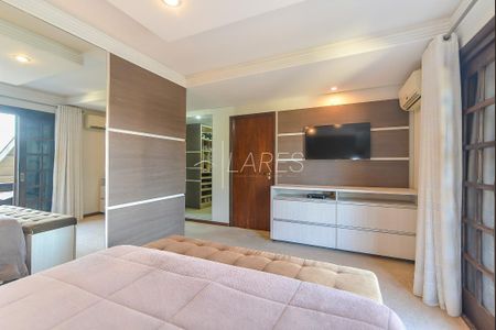 25_photo/94dce5c2cb.b7a28b76476596d7-ATLAS-cce60e26-bcbe-46ef-9d6d-e8840d563a00.jpg de casa à venda com 5 quartos, 400m² em Bacacheri, Curitiba