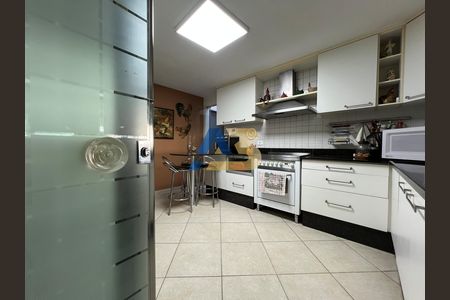 11_photo/94dce5c3c7.8b9237d3b1c3484a-ATLAS-2dbcacbb-7551-4e39-a5c9-c051ec4ce4e6.jpg de casa para alugar com 3 quartos, 197m² em Bacacheri, Curitiba