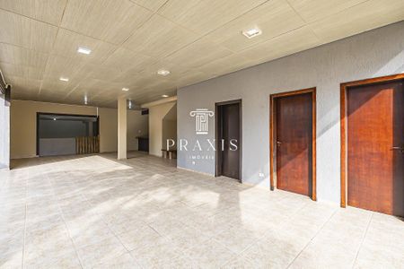 33_photo/94dce5c685.75e2b3fb788f2d45-ATLAS-0209accd-73a5-4ada-b0b3-ef44150ebbf5.jpg de casa para alugar com 3 quartos, 450m² em Bacacheri, Curitiba