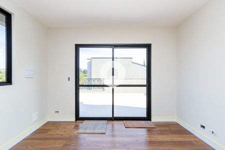 11_photo/94dce5c69f.aa3f54dcddd2e04f-ATLAS-9fabab21-d86c-4d42-af4e-58da00109e69.jpg de casa de condomínio à venda com 4 quartos, 143m² em Bacacheri, Curitiba