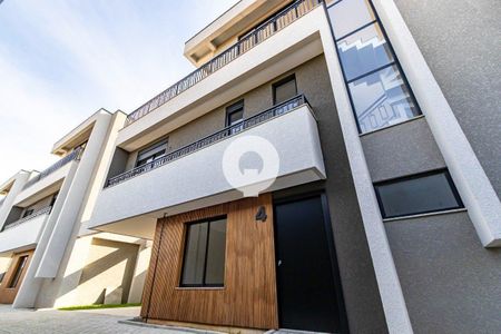 4_photo/94dce5c69f.aa3f54dcddd2e04f-ATLAS-b81a28c9-e1f2-435c-a84b-2f733be78755.jpg de casa de condomínio à venda com 4 quartos, 143m² em Bacacheri, Curitiba