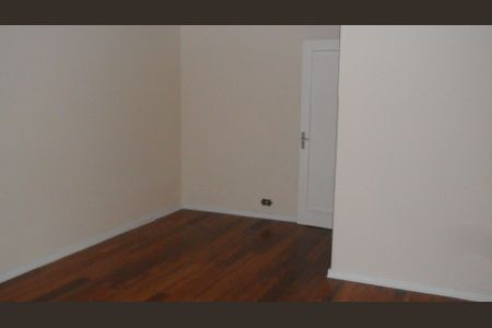 6_photo/94dce5c6d7.8c50d63e4d766ae8-ATLAS-121e2411-80fd-490d-a132-e1c4c6d0d4e5.jpg de casa à venda com 3 quartos, 210m² em Bacacheri, Curitiba