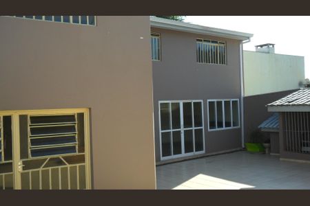 11_photo/94dce5c6d7.8c50d63e4d766ae8-ATLAS-62e0039a-51e2-485b-9b63-fe93a04b6bcf.jpg de casa à venda com 3 quartos, 210m² em Bacacheri, Curitiba