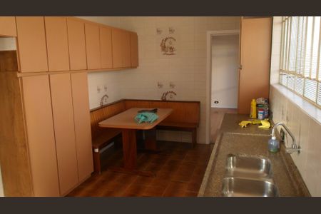 7_photo/94dce5c6d7.8c50d63e4d766ae8-ATLAS-ff8b3217-882d-4d29-9d2f-a5d9e731088b.jpg de casa à venda com 3 quartos, 210m² em Bacacheri, Curitiba