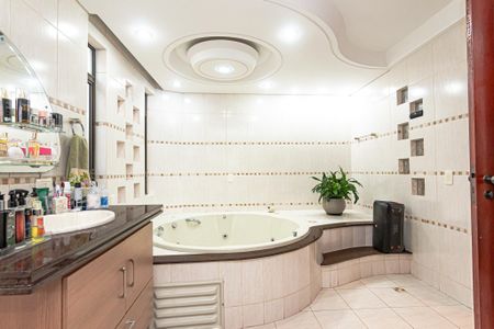 4_photo/94dce5c6dd.02f29140979457be-ATLAS-7d0cd433-8a45-4e39-88bc-ef9a9b6ea687.jpg de casa à venda com 4 quartos, 725m² em Bacacheri, Curitiba