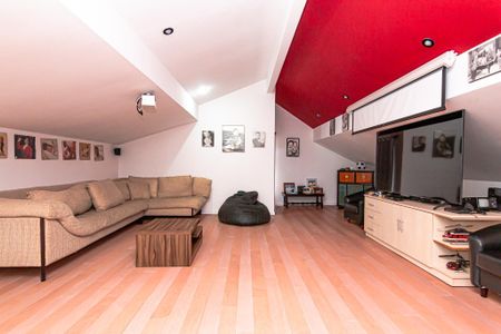 8_photo/94dce5c6dd.02f29140979457be-ATLAS-901cf95f-a3d0-4ba2-8bce-a748dc524e2b.jpg de casa à venda com 4 quartos, 725m² em Bacacheri, Curitiba