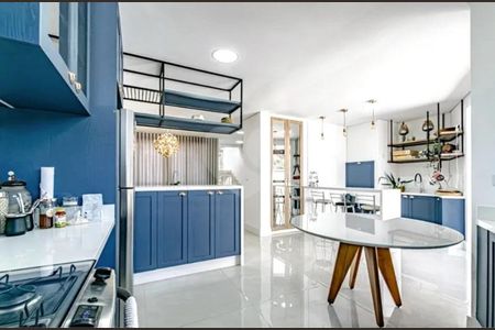 6_photo/94dce5c71f.bdf1def5ceb5107f-ATLAS-380fe27a-d962-40b4-ae22-e3ae24d413f2.jpg de casa à venda com 4 quartos, 290m² em Bacacheri, Curitiba